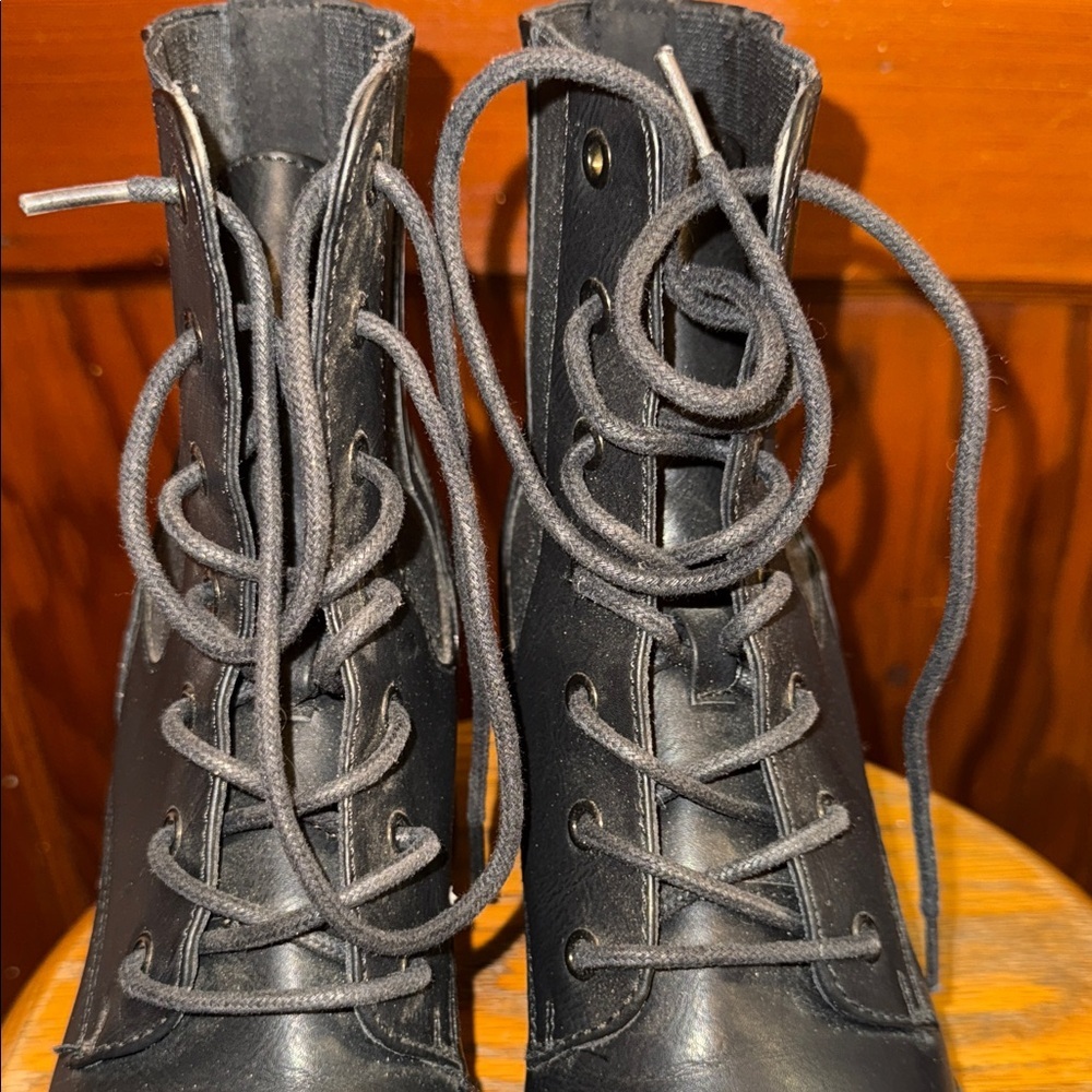 MIA Daryl Lace-Up Boot - Picture 7 of 12